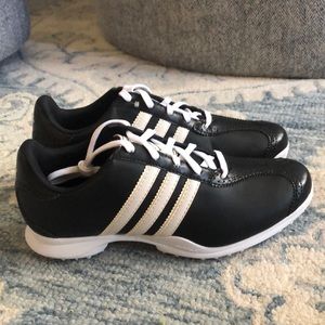 ADIDAS women’s golf shoes size 8 never been worn!